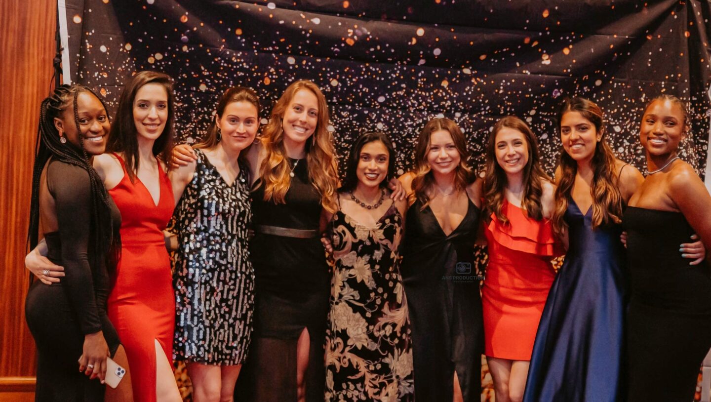Collect all photos at a reunion with Eventograph